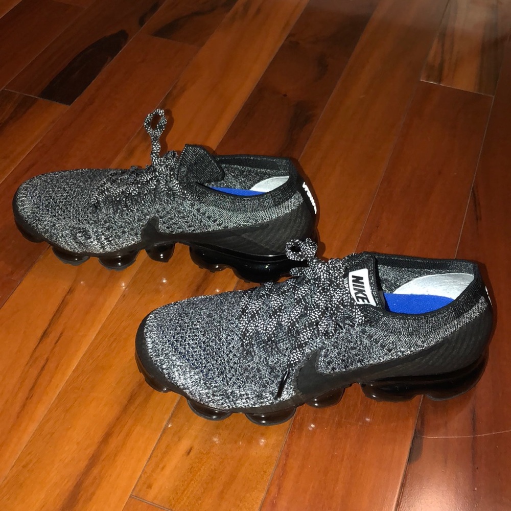 Women’s Vapormax 7.5 like new